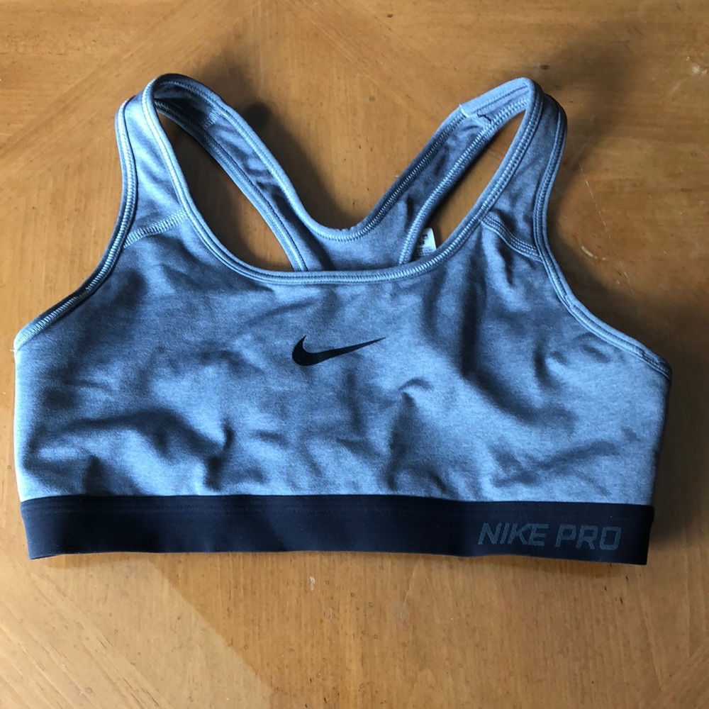 women’s nike sports bra